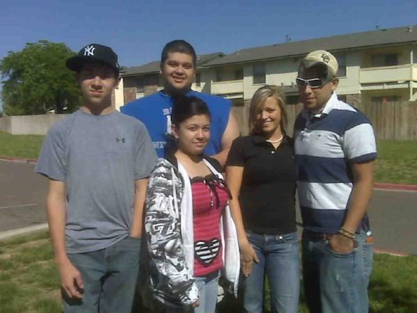 Allen w/brother's, sister and g'friend Taylor